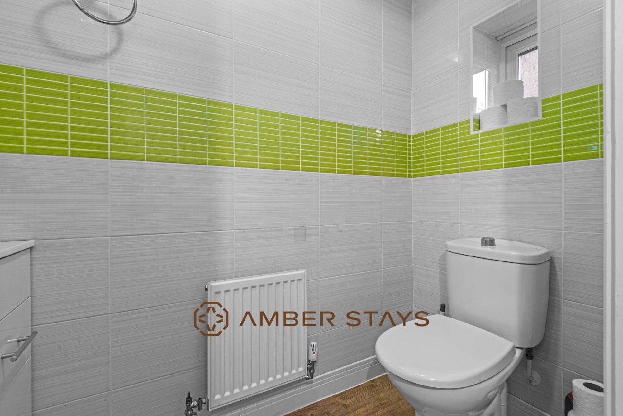 Spacious 5 Bed House In Reading By Amber Stays, Perfect For Business & Contractors, Sleeps 12! Exterior photo
