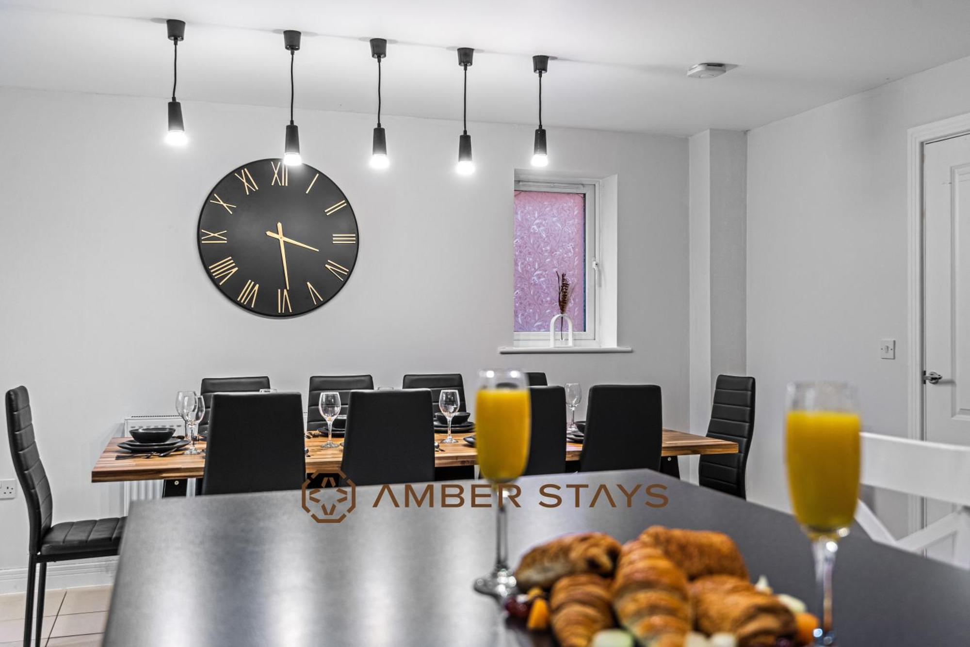 Spacious 5 Bed House In Reading By Amber Stays, Perfect For Business & Contractors, Sleeps 12! Exterior photo