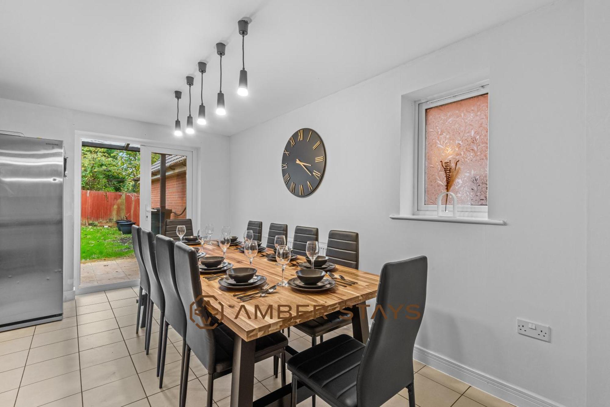 Spacious 5 Bed House In Reading By Amber Stays, Perfect For Business & Contractors, Sleeps 12! Exterior photo