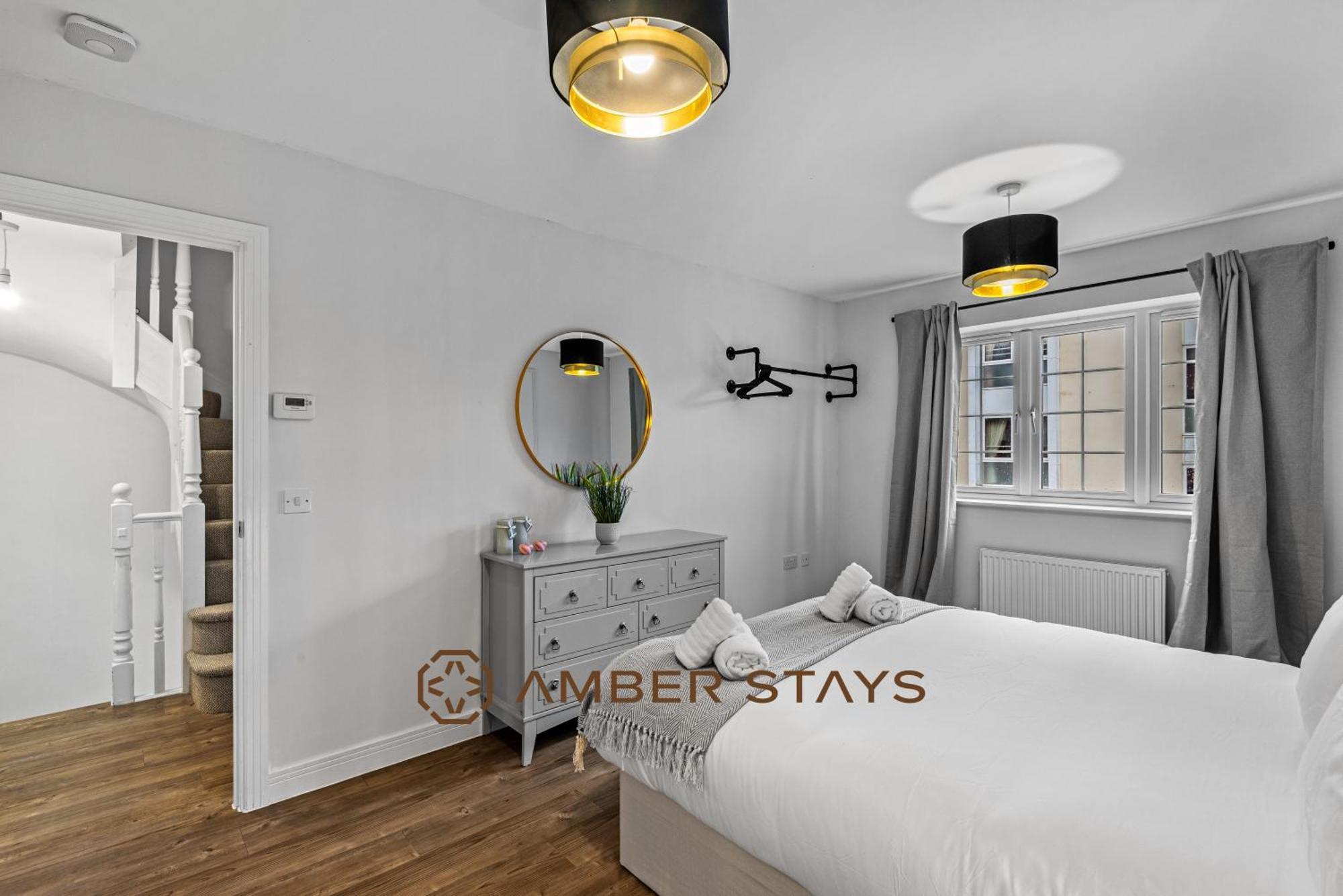 Spacious 5 Bed House In Reading By Amber Stays, Perfect For Business & Contractors, Sleeps 12! Exterior photo